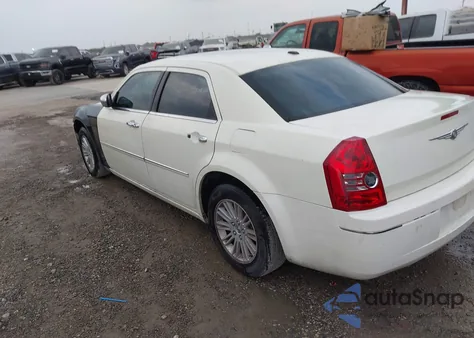 2010 Chrysler 300 Touring/Signature Series/Executive Series из США, поврежденный, VIN 2C3CA5CV9AH254077